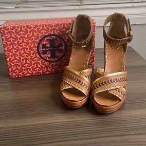Tory Burch Natural Tan Gold Wedge Sandals Size 9.5